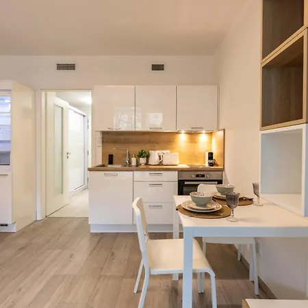 Lovely With Balcony In Residential Area *