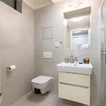 Appartamento Lovely With Balcony In Residential Area Praga