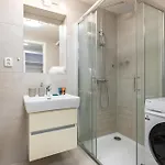 Appartamento Lovely With Balcony In Residential Area