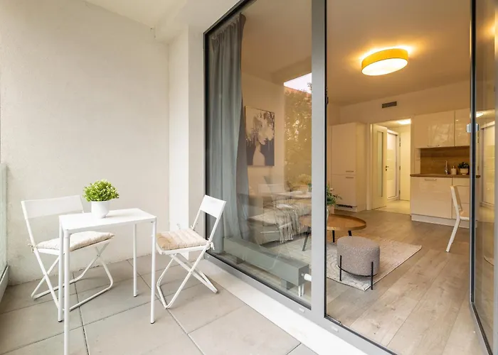 Lejlighed Lovely With Balcony In Residential Area Prag